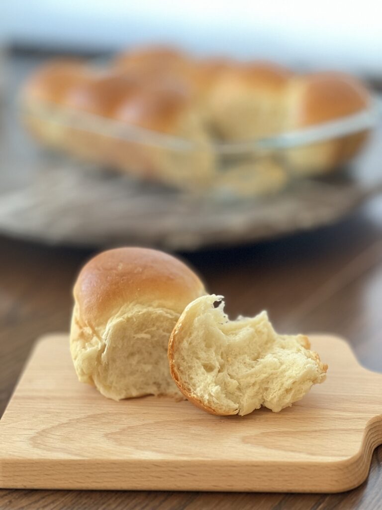 The best pull apart sourdough discard dinner rolls [egg free]
