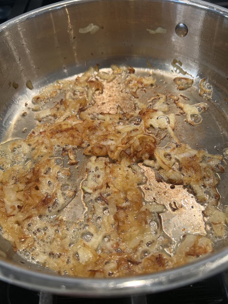 Mashed potatoes with caramelized onions [dairy free option]