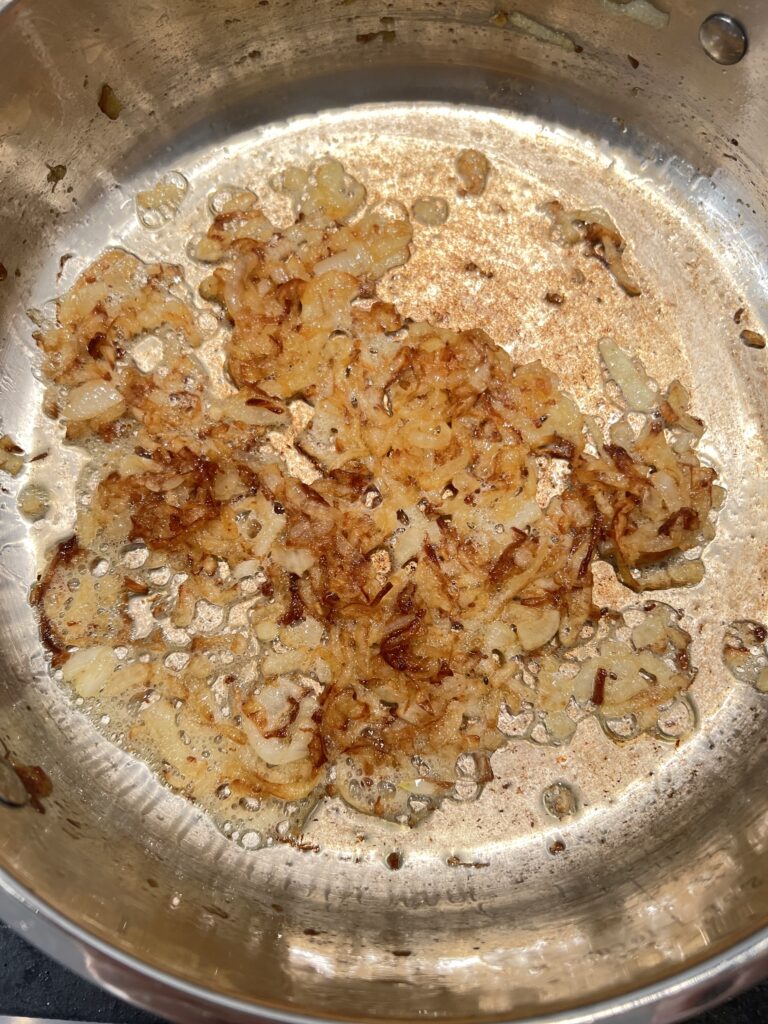 Mashed potatoes with caramelized onions [dairy free option]